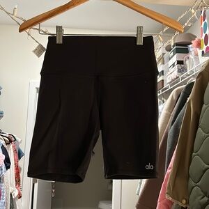 ALO yoga biker shorts S EUC